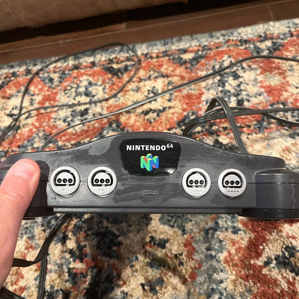 Nintendo 64 with 2 controllers and 2 games fully working
